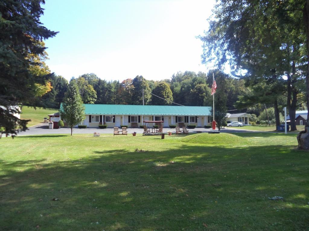 Weathervane Motel Lanesboro Lanesborough ภายนอก รูปภาพ